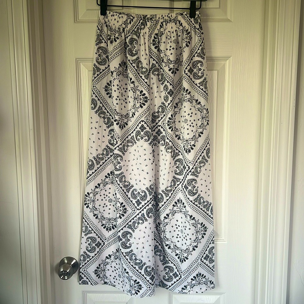 🤍🖤Flowy, Black and White, Paisley Pants 🖤🤍
